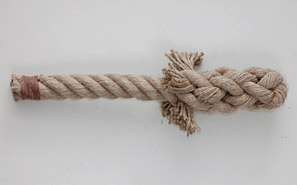 Rope dog toy based on a backsplice