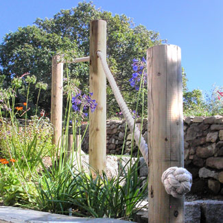 garden handrail with rope - Google Search  Deck garden, Garden railings,  Cottage garden